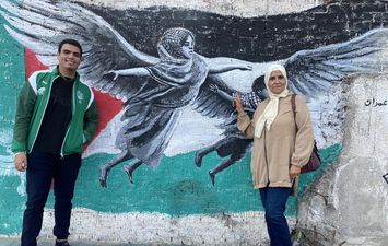 المداح فنان بورسعيد يساند الفلسطينيين بطريقته الخاصة 