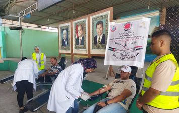 شباب بورسعيد يتبرعون بالدم لأهالي غزة 