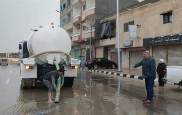 عمليات شفط الأمطار بالعريش 