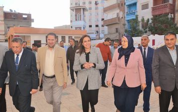 نائب محافظ البيحرة تتفقد مقرات الانتخابات الرئاسية