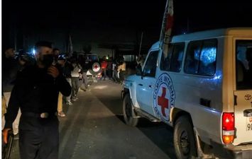 تحرك الوفد الأمني المصري إلى غزة لاستلام المحتجزين الفلسطينين من الصليب الأحمر