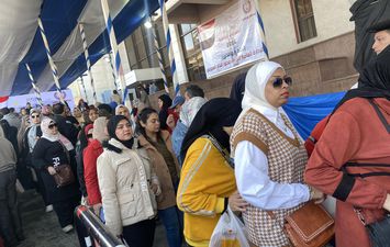 طوابير من السيدات أمام اللجان الانتخابية  ببورسعيد 