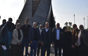 محافظ بورسعيد ورئيس الجهاز المركزي للتعمير يتفقدان ميدان  &laquo; التعمير&raquo;  بمدخل بورسعيد الجنوبي 
