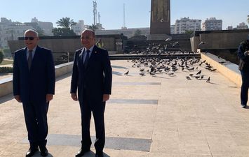 محافظ بورسعيد و وزير العدل يتفقدان &laquo; ساحة الشهداء&raquo;  بحي الشرق
