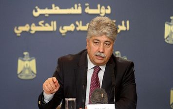 أحمد مجدلاني وزير التنمية الاجتماعية الفلسطيني