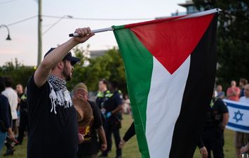 اسطورة مانشستر يدعم سكان غزة