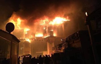 اصابة ٢٠ شخص اثر حريق بمول هوليود ببورسعيد 
