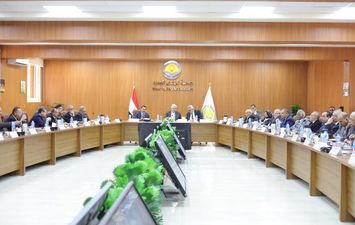 وزير التعليم العالي يرأس اجتماع المجلس الأعلى للجامعات بجامعة الوادي الجديد