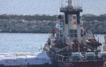 انطلاق أول سفينة تحمل مساعدات لغزة من قبرص