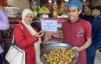 تخفيض اسعار الفول و الطعمية بمطعم غنيم ببورسعيد 