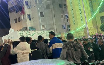 تشييع جثمان طالبين و سيدة دهستهم سيارة طائشة  من مسجد الحسين ببورسعيد