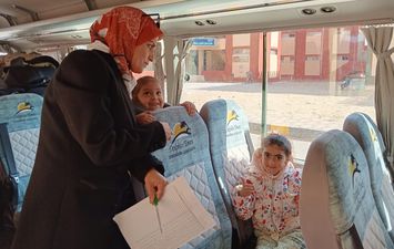 توزيع الهدايا علي اطفال غزة