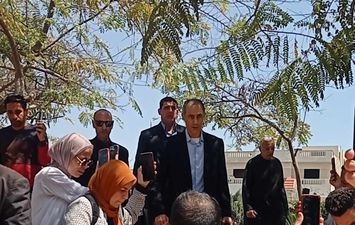 جمال مبارك في جنازة أحمد فتحي سرور