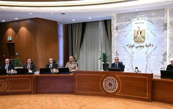 رئيس الوزراء يوجه الشكر  لمحافظ بورسعيد على الجهود المبذولة التي لمسها خلال جولته بالمنطقة الصناعية