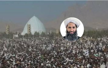 زعيم طالبان يؤم صلاة عيد الفطر في قندهار