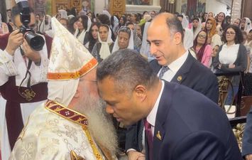 النائب محمد حمزة يشارك الأخوة الأقباط احتفالات عيد القيامة 
