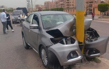 اصابة سيدة و ابنتها اثر تصادم سيارة ملاكى بعمود كهرباء ببورسعيد 