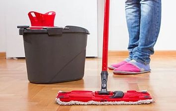 خطوات تنظيف أرضيات المنزل 