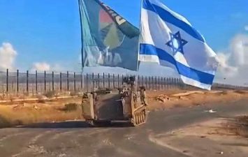 دبابات اسرائيلية تسير في محور فلاديلفيا
