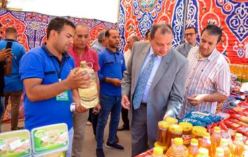 افتتاح معرض بيع اللحوم بجامعة بنى سويف 