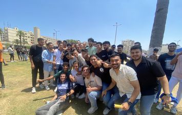 كانت سنة كبيسة .. فرحة طلاب الثانوية العامة ببورسعيد بعد انتهاء الامتحانات