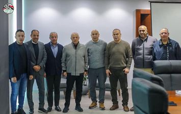 أبوريدة وحسام حسن