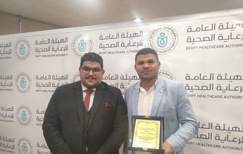 الدكتور محمد سامي ومراسل أهل مصر بالاسماعيليه 