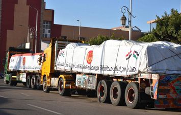 قافلة مساعدات غذائية 