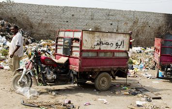 جمع القمامة- أرشيفية 