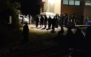 إنتظار الأهالى 
