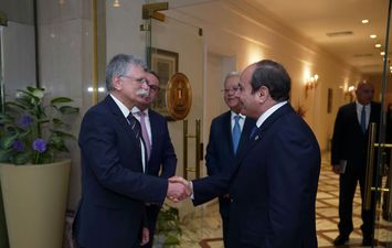 السيسي ورئيس البرلمان المجرى 
