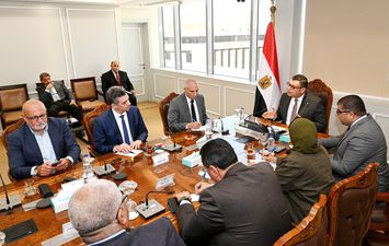 وزير الإسكان 