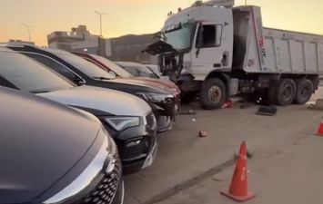 حادث معرض معرض سيارات شهير