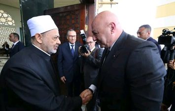 الرئيس اللبناني وشيخ الأزهر 