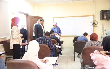 اللجان 