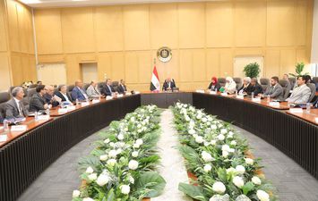 وزير الصناعة والنقل