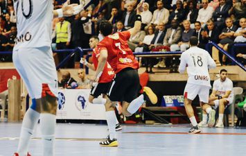 يد الأهلي والزمالك 