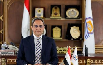 الدكتور خالد عبدالحليم محافظ قنا 