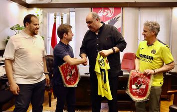 الأهلي وفياريال