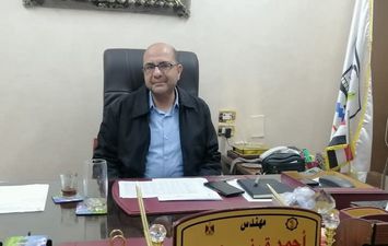 المهندس احمد قرنى رئيس قطاع الكهرباء ببنى سويف 