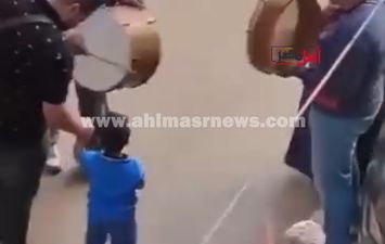 بالطبل والمزمار اول يوم حضانه 