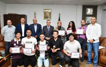 جانب من الاحتفالات بجامعة قناة السويس 