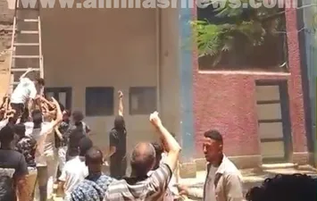 جانب من الحريق