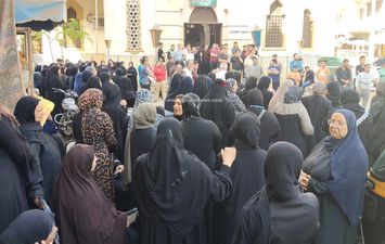 جانب من جنازة طالبة علوم الزقازيق 