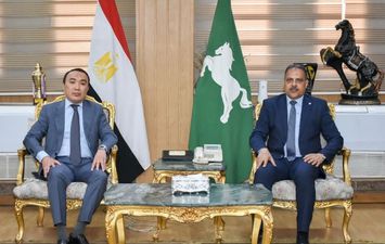 محافظ الشرقية يستقبل سفير كازاخستان 
