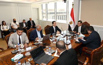 وزير الإسكان 