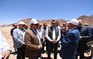 وزير الإسكان 