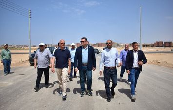 وزير الإسكان 