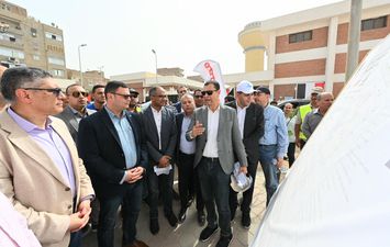 وزير الإسكان 