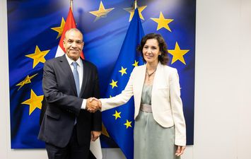 وزير الخارجية والمفوضية الأوروبية